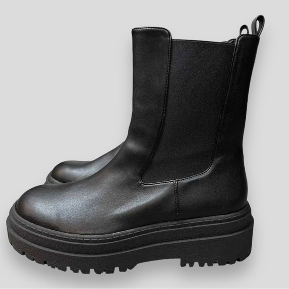 Good American Pull On Lug Thick Sole Chunky Chelsea Black Boots - Picture 9 of 10